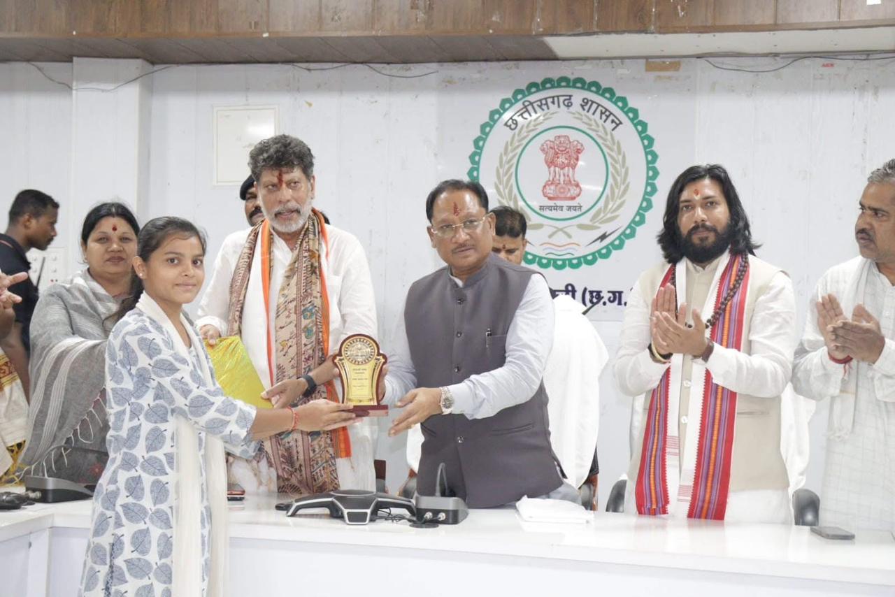 सक्ती में मेधावी विद्यार्थियों का सम्मान, उज्ज्वल भविष्य के लिए दी शुभकामनाएं